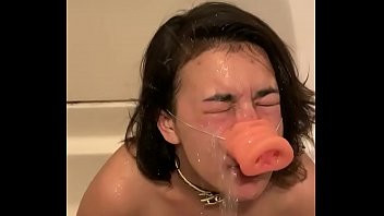 Play Piss Pig Bailey Wilder swallows