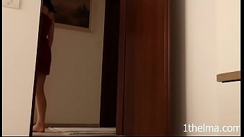 Play Wife surprise her husband with naked apperence. Amateur couple